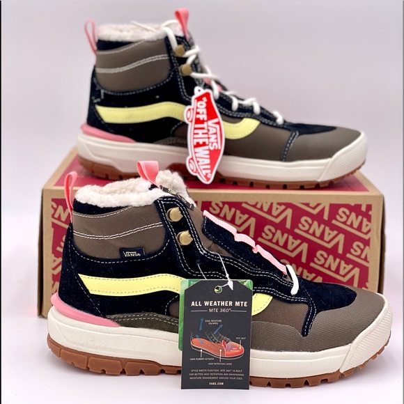 Vans Shoes - Vans Ultrarange Exo Hi Sneakers Women’s Size